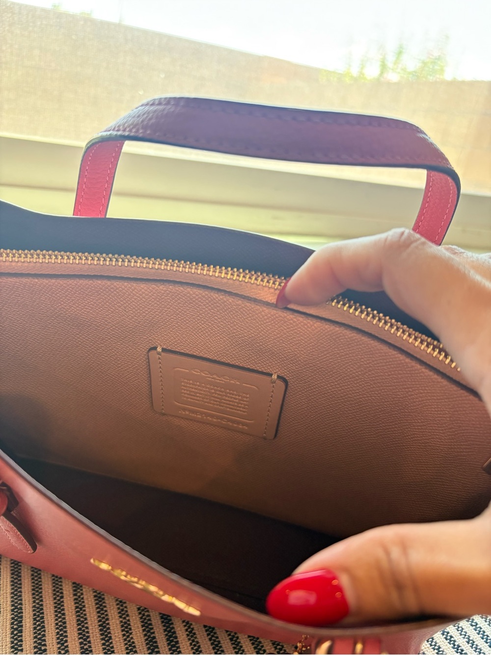 Coach Mollie Tote 25 - Picture 3 of 3